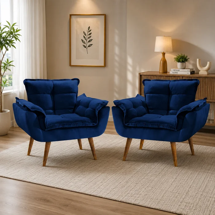 Conjunto de poltronas azul em sala decorada