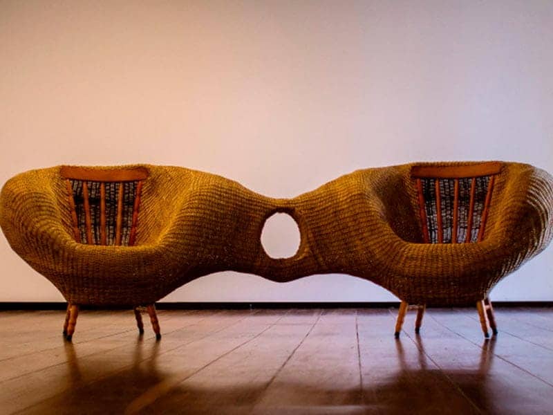 Banco Santo Amaro dos Irmãos Campana na mostra Maria de Todos Nós no Rio