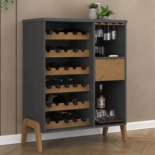 adega de vinho de madeira com prateleiras horizontais