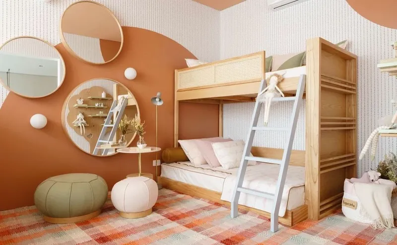 quarto infantil com decoração rústica usando as cores Cáqui e caramelo