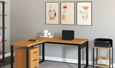 escritório decorado com uma mesa home oficce minimalista