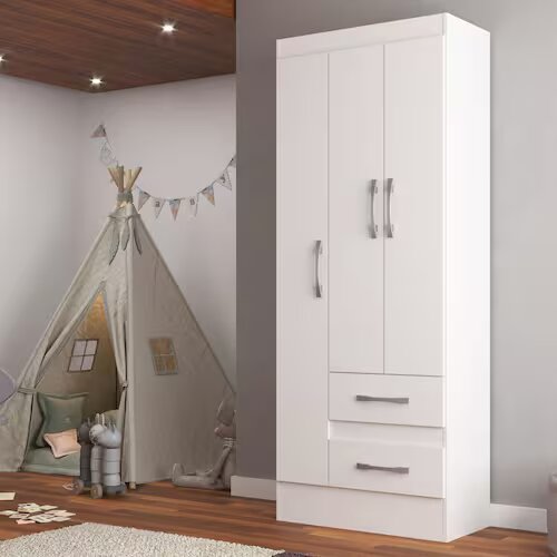 Armário branco para crianças em quarto decorado