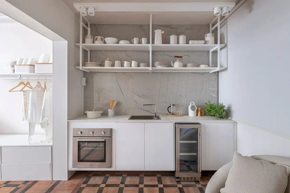 d2ad719c_large_decoracao_de_cozinha_pequena_dicas_para_transformar_o_ambiente_a5e18f5d17.webp