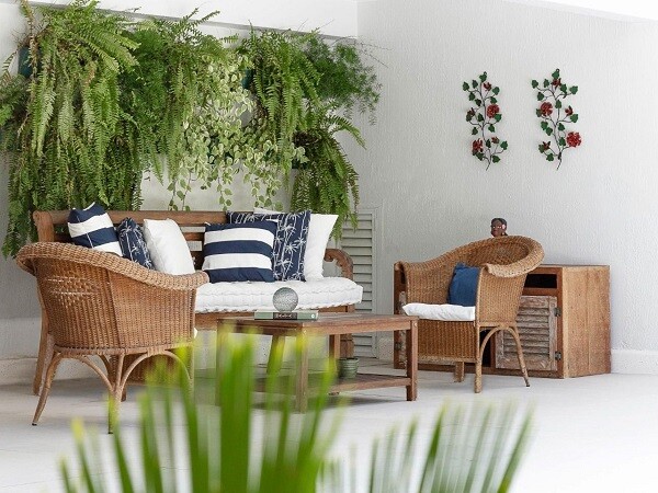 f40a610f_Jardim-no-quintal-com-sofa-de-vime-para-area-externa-Foto-Agata-Cunha.jpg